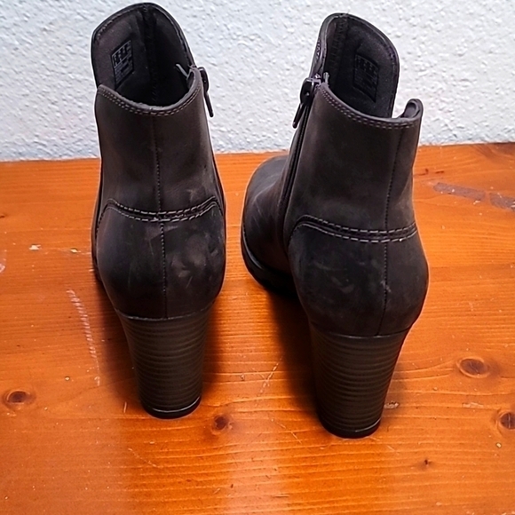 CLARK WOMEN'S VERANO BLOCK HEEL ANKLE BOOTS DISTTRESSED TAUPE LEATHER BROWN 9.5 - Picture 4 of 11